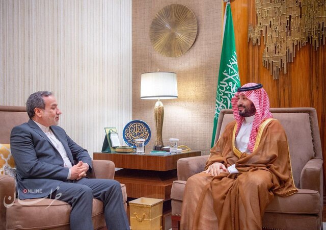 بنسلمان در دیدار عراقچی: نگران گسترش جنگ در منطقهایم