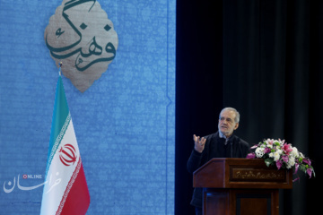 پزشکیان: تکذیب حق و نادیده گرفتن حقوق انسانها از جهل است