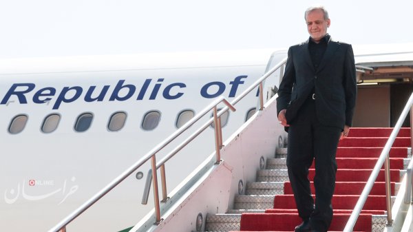 دکتر پزشکیان وارد بجنورد شد