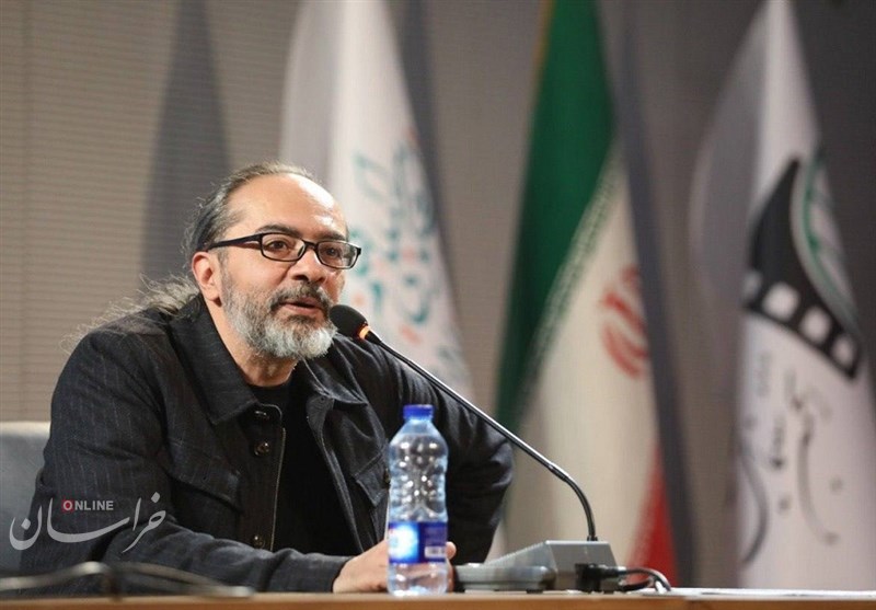 حماسه کارن روی نت های موسیقی