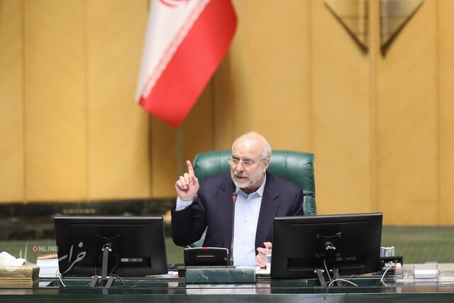 قالیباف: کارگران افسران خستگی ناپذیر جنگ اقتصادی دشمن هستند