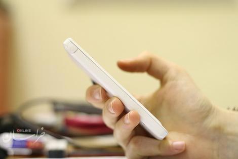 پای موبایل به آزمونهای دانشگاه آزاد باز شد